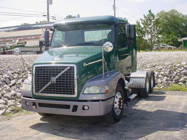 Volvo VNM300