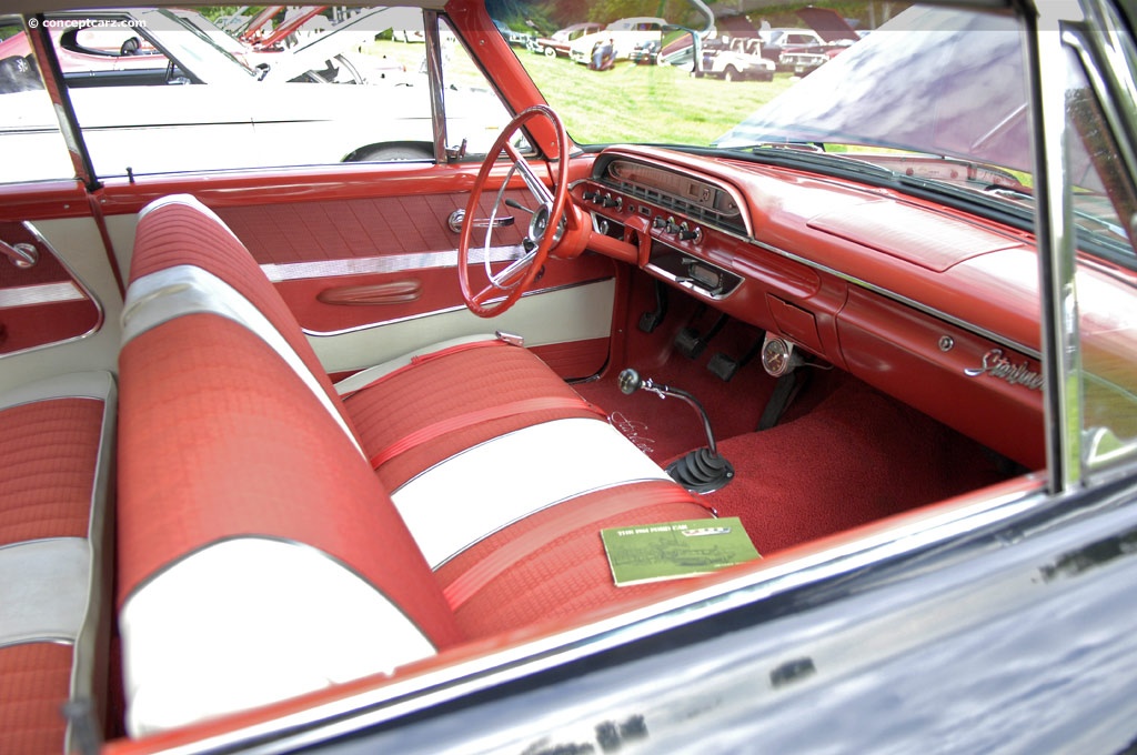 Ford Galaxie Starliner coupe