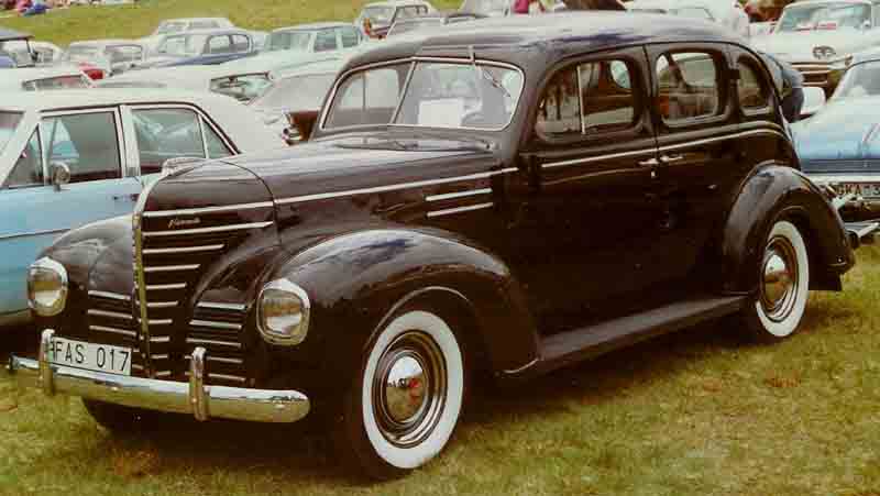 Plymouth Deluxe