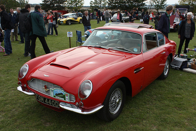 Aston Martin DB 6 Vantage Superleggera