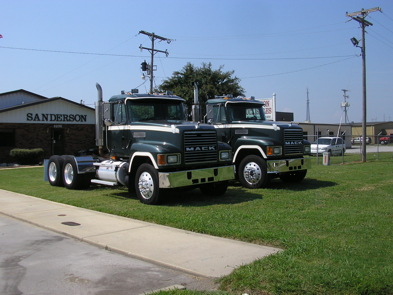 Mack CH 613