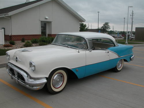 Oldsmobile 88 2dr HT