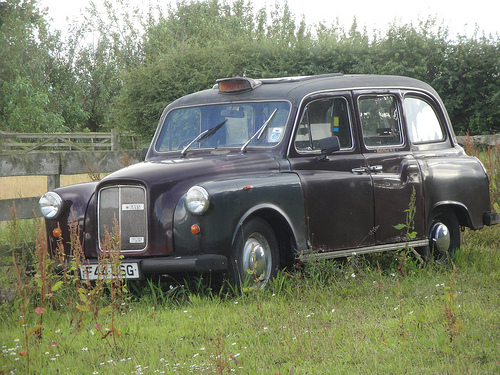 Carbodies FX4S Plus