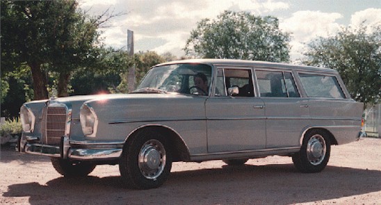 Mercedes-Benz 230S