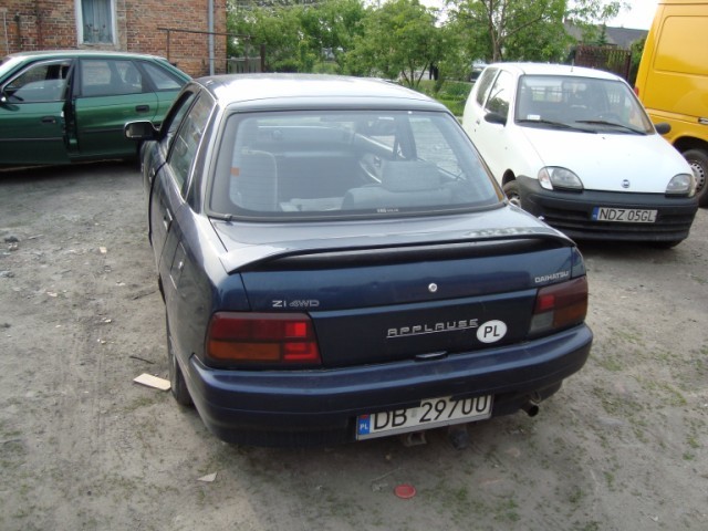 Daihatsu Applause L