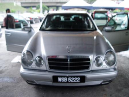 Mercedes-Benz E240