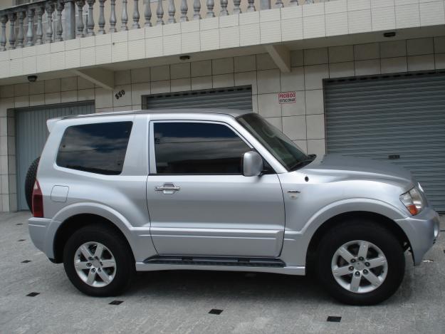 Mitsubishi Pajero Full