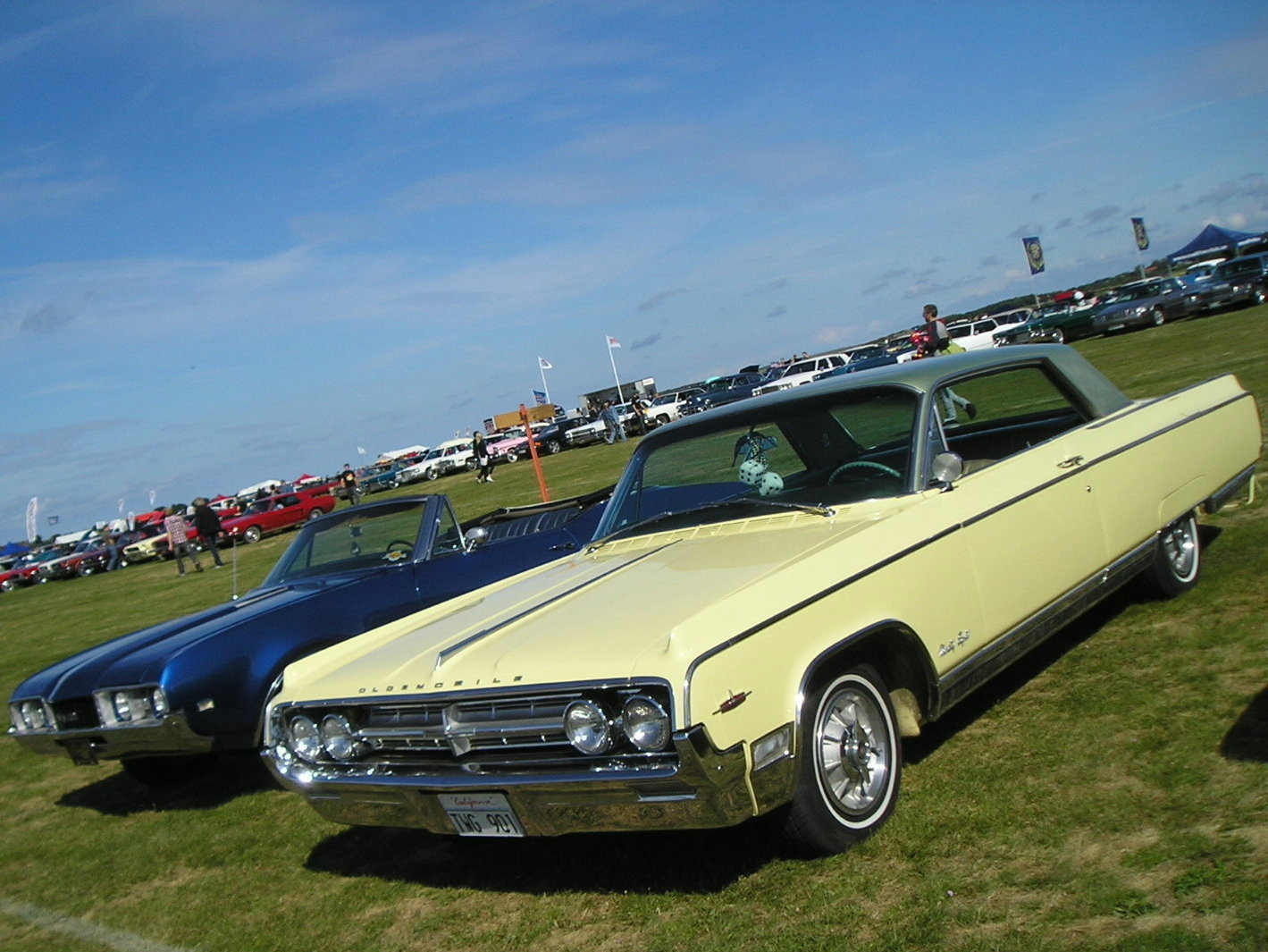 Oldsmobile 98 2dr HT