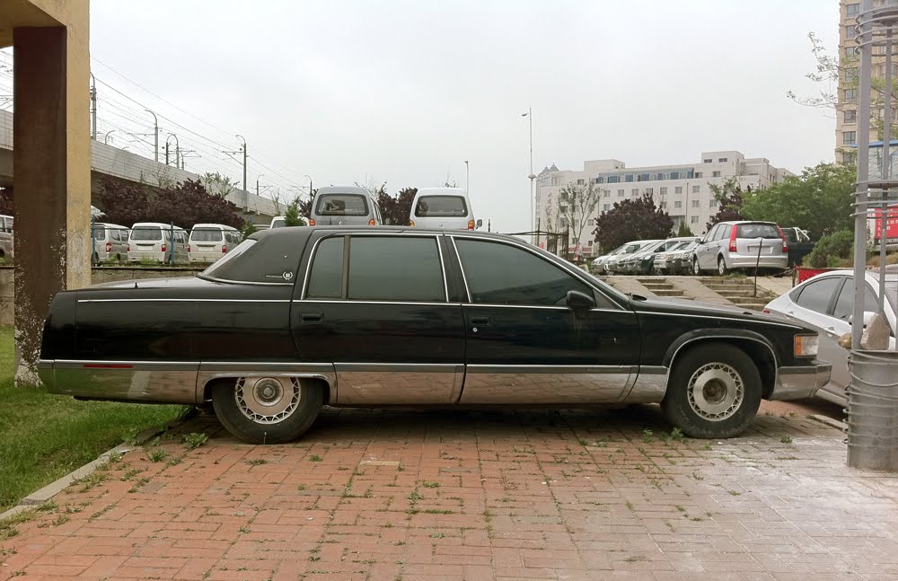 Cadillac Fleetwood 75 4dr sedan