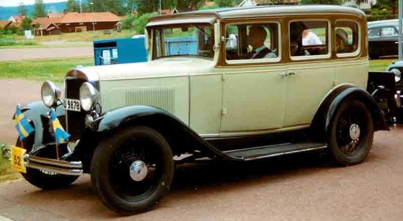 Chevrolet Independence sedan