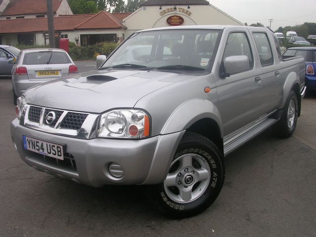 Nissan Navara SE 25 Di Crew Cab 4x4