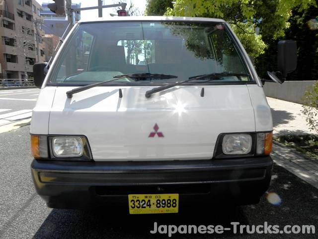 Mitsubishi Delica Flat Truck