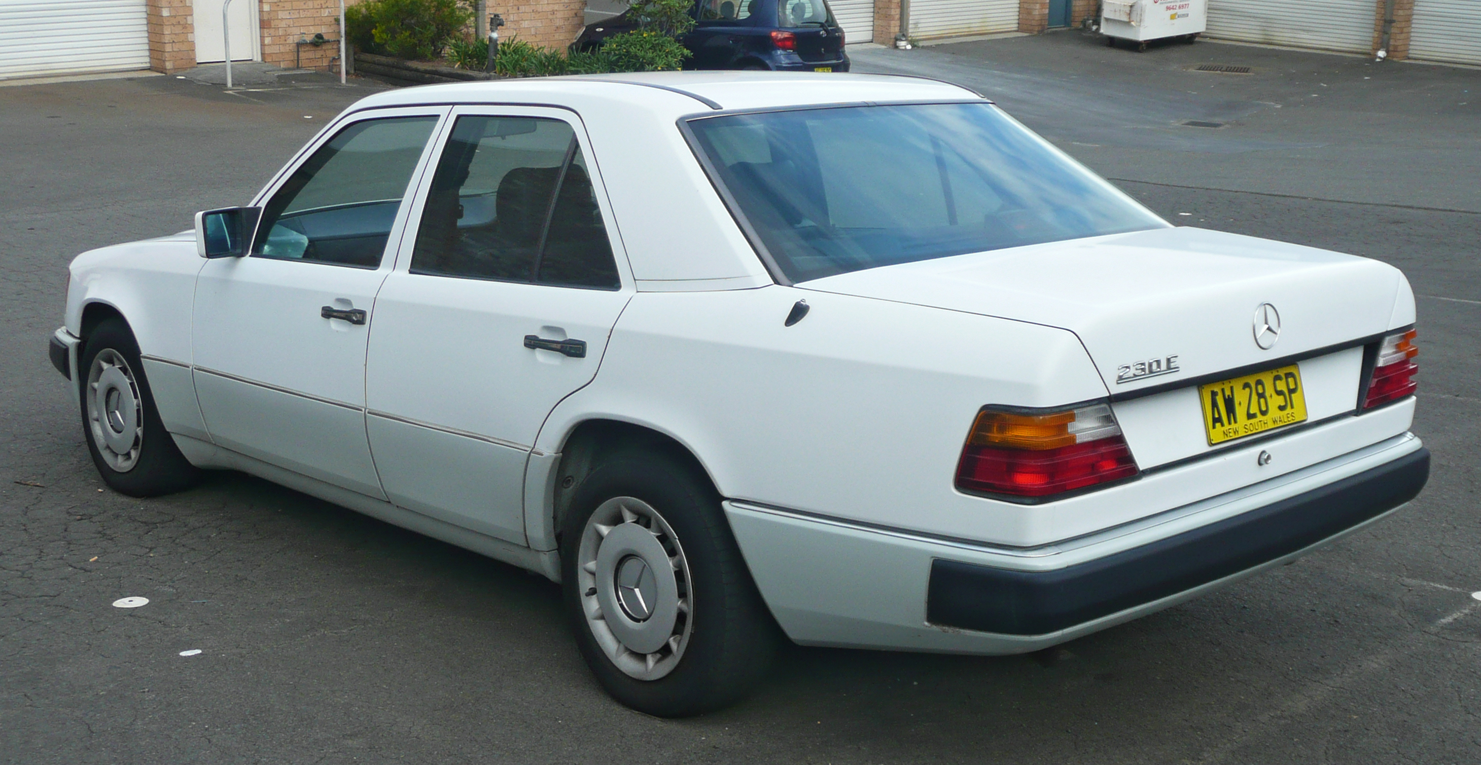 Mercedes-Benz 230