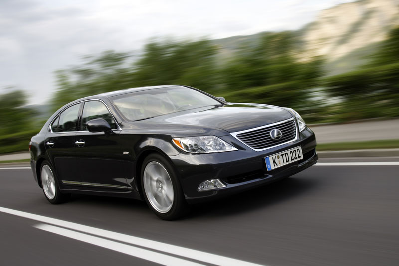 Lexus LS650h