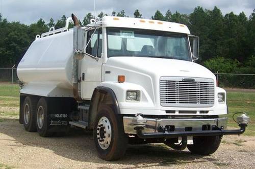 Freightliner FL106