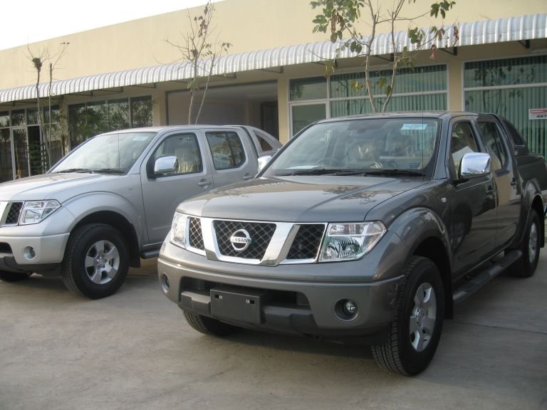 Nissan Navara 25 LE Crew Cab