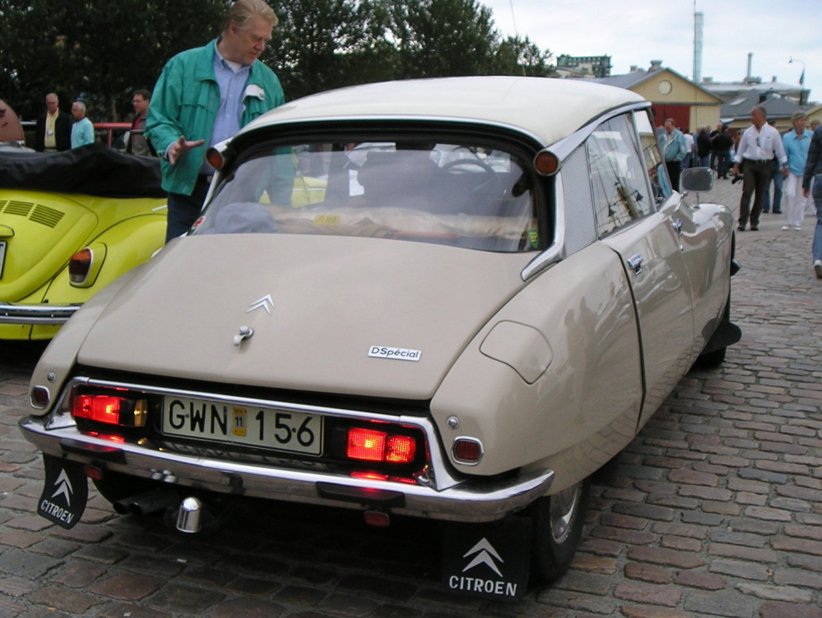 Citroen DS Speciale