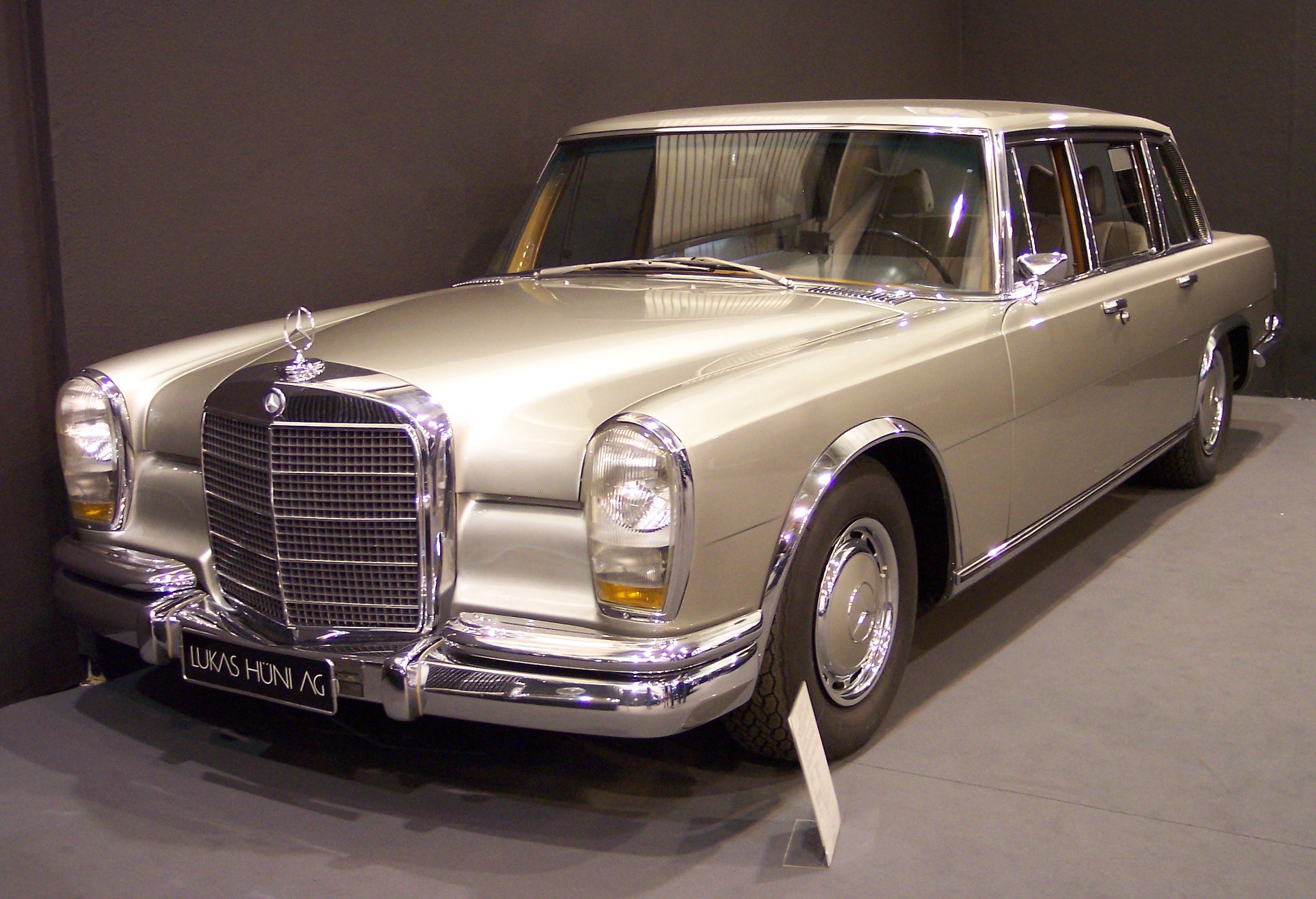 Mercedes-Benz 600