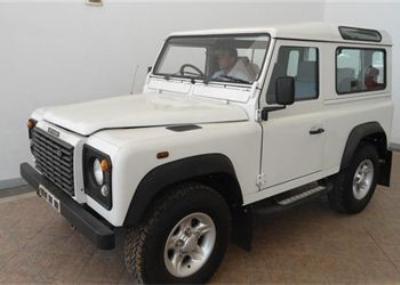 Land Rover Defender 90 25