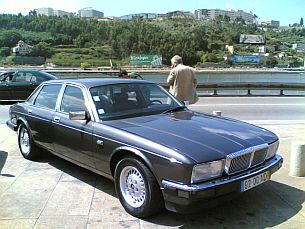 Daimler XJ40