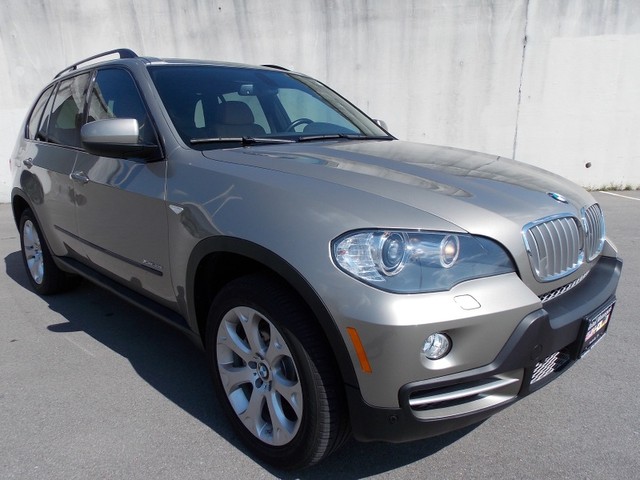 BMW X5 48i