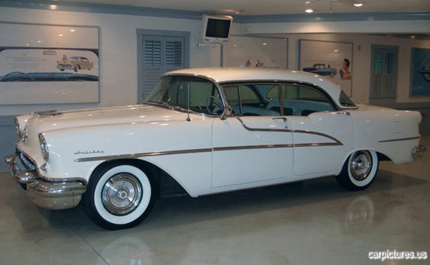 Oldsmobile 98 Holiday sedan