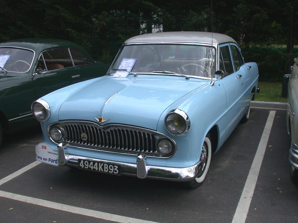 Simca Vedette Versailles