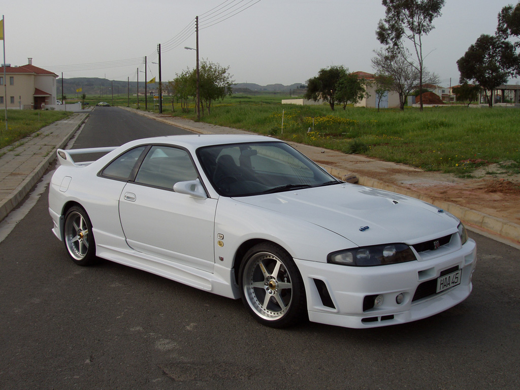 Nissan Skyline R33 GT-R