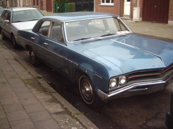 Buick Special de Luxe sedan