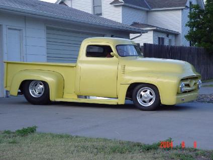 Ford F-100 pickup