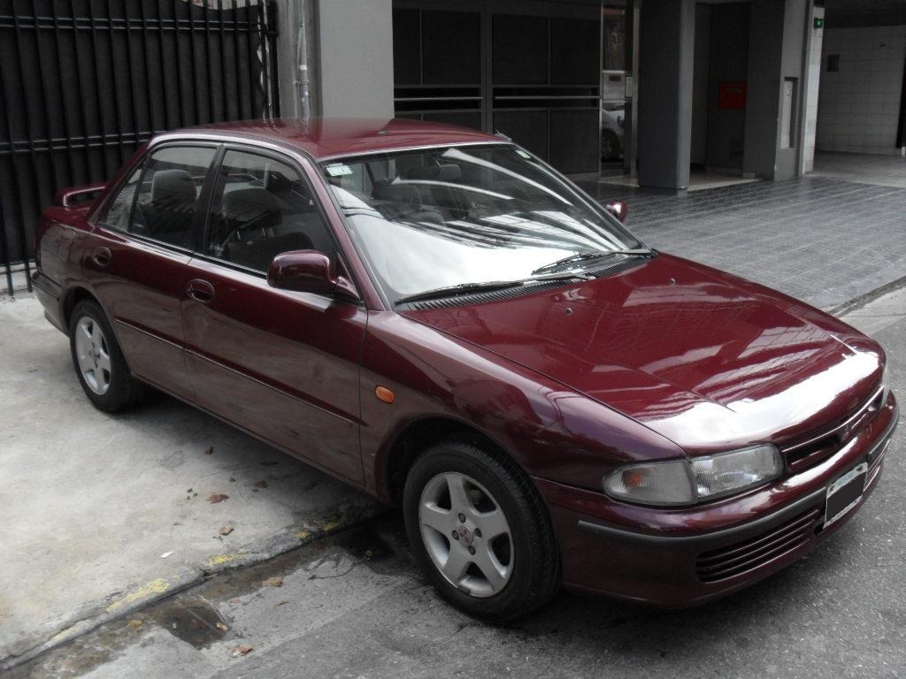 Mitsubishi Lancer 16 GLXi