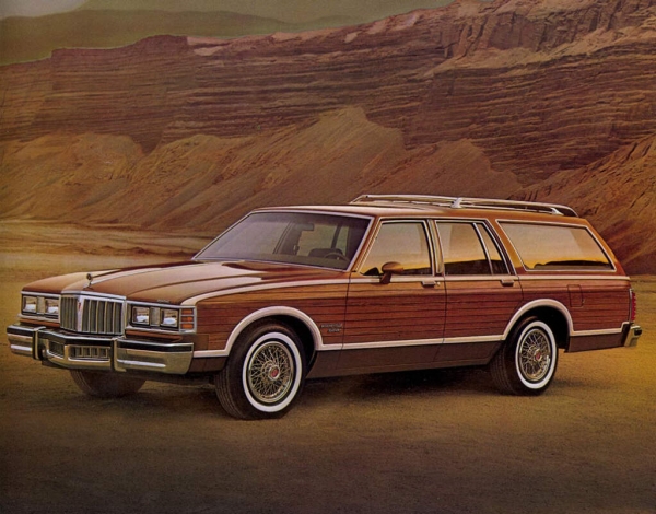 Pontiac Bonneville wagon