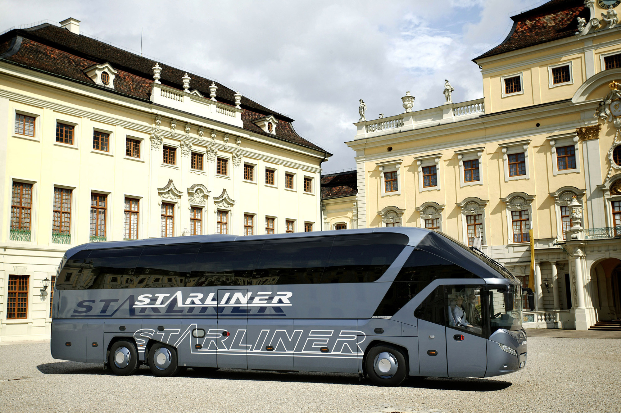 Neoplan Starliner