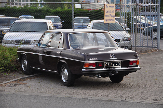 Mercedes-Benz 190D 25