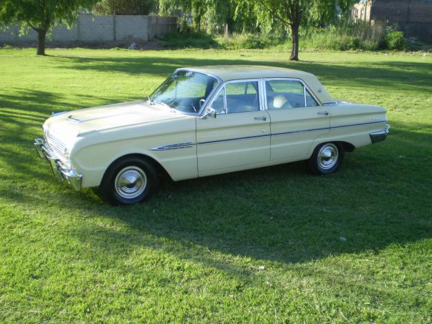 Ford Falcon DeLuxe