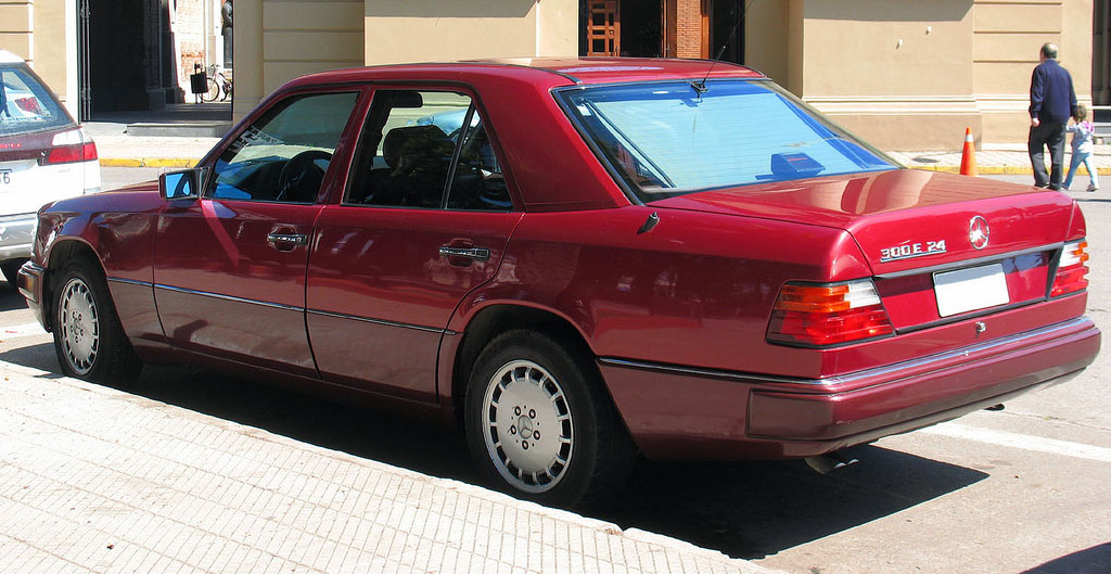 Mercedes-Benz 300 E-24