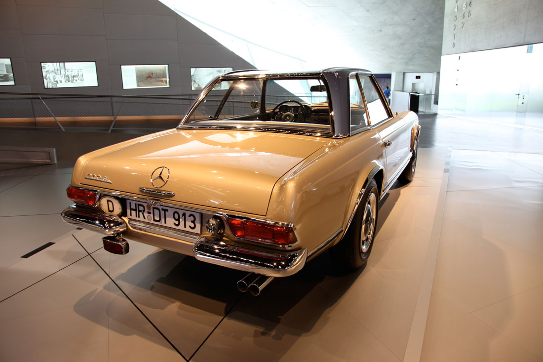 Mercedes-Benz 230 SL