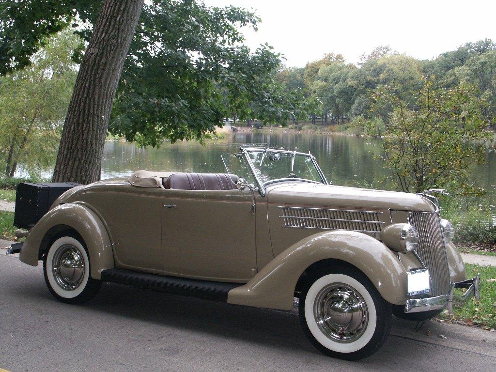 Ford Deluxe Roadster