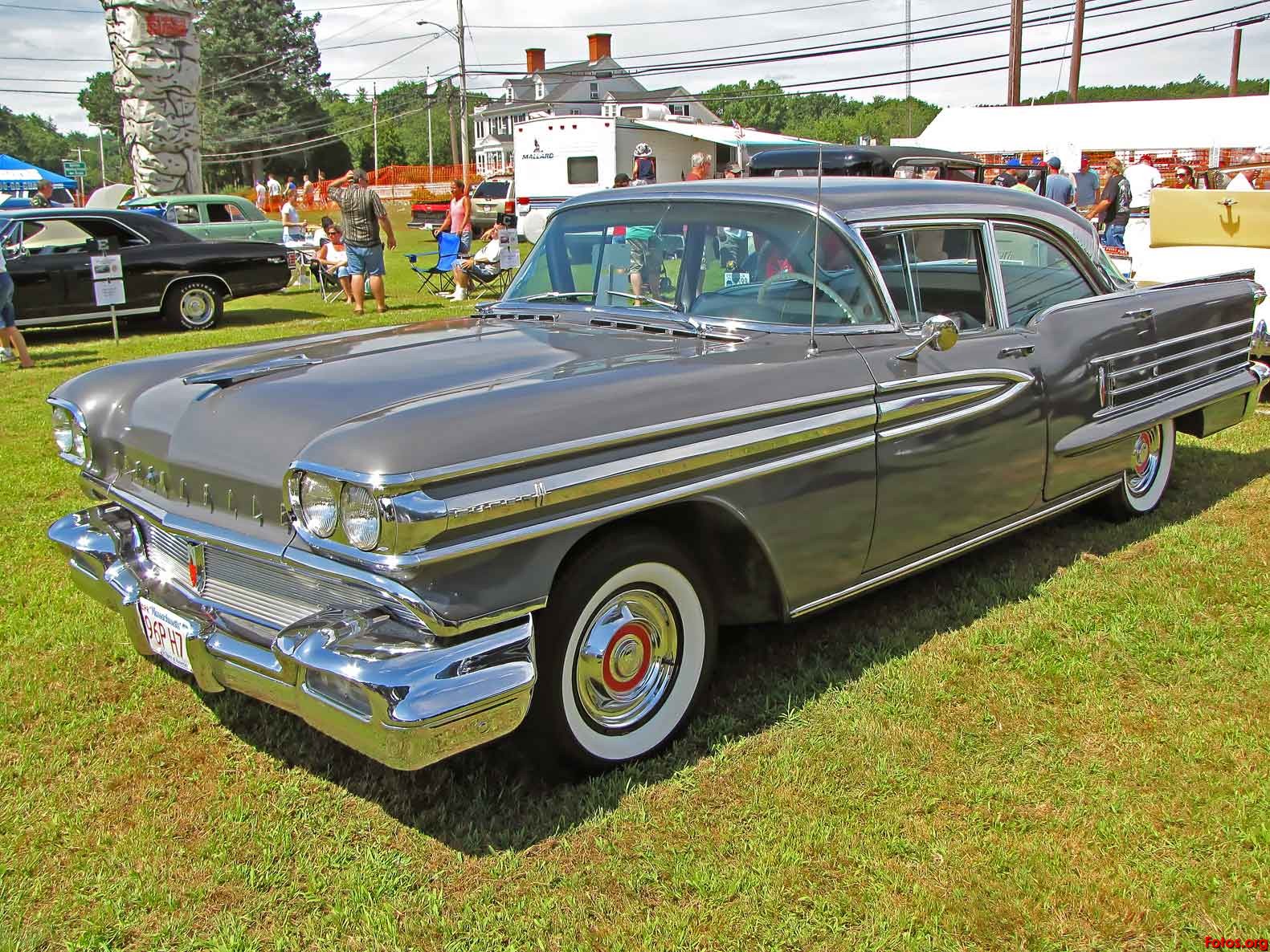 Oldsmobile Super 88 4dr