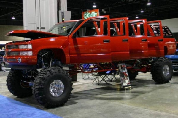 Chevrolet Suburban 8-door