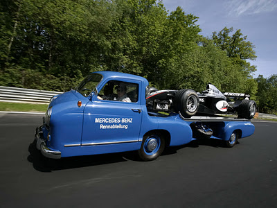 Mercedes-Benz Spezial 300 Transporter replica