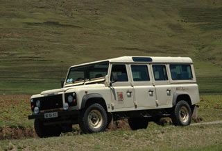 Land Rover Defender 147