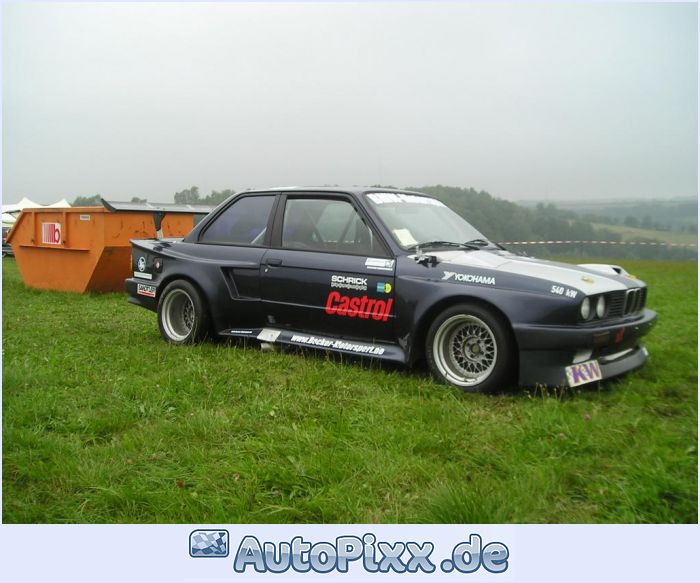 BMW 327i