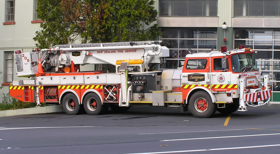 Mack CF612