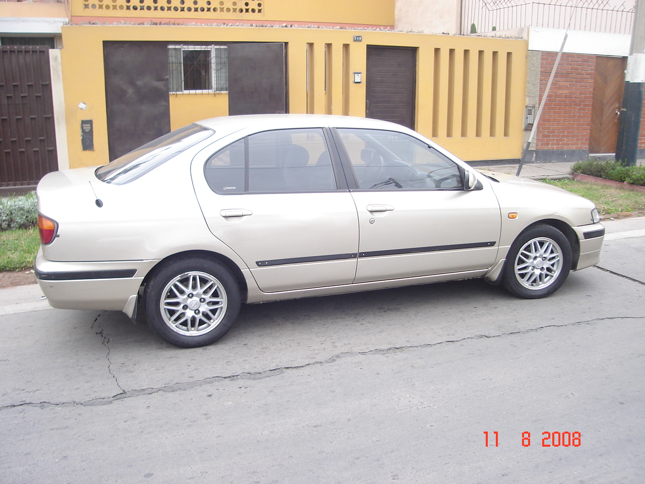 Nissan Primera GXE