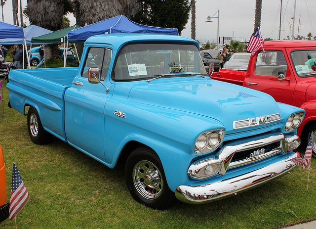 GMC 100 Fleetside pickup