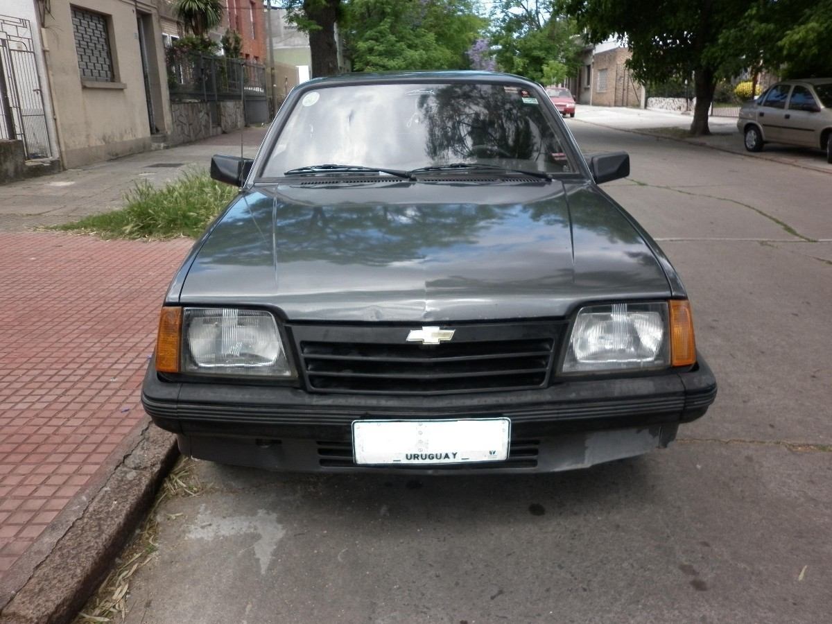 Chevrolet Monza 18 SLE