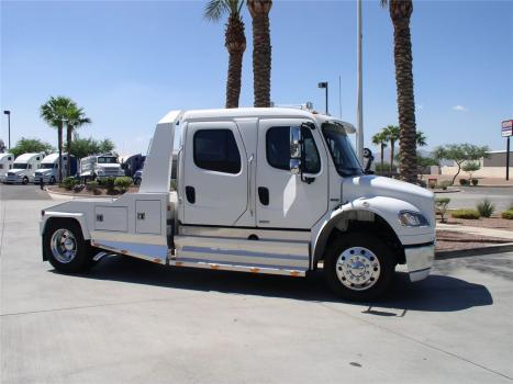 Freightliner Business Class M2 Pick Up