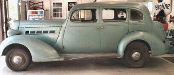 Packard 4 dr sedan