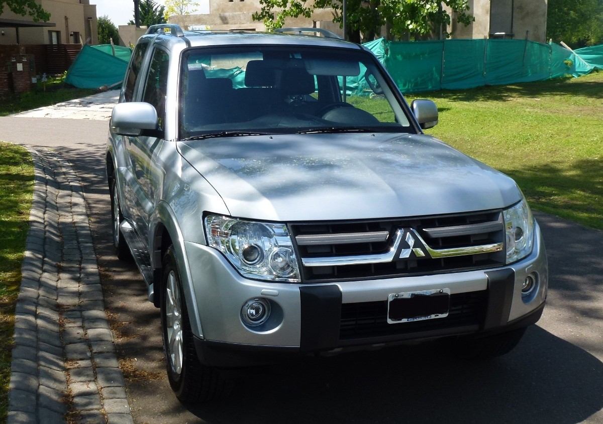 Mitsubishi Montero GLS DI-D